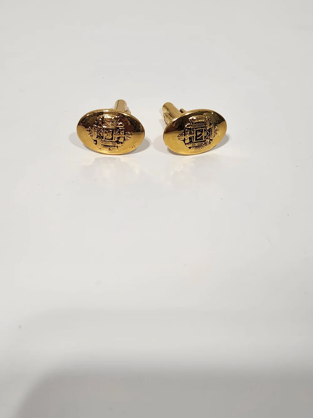 Gold Oval Emblem Cufflinks - Classic Men's Accessory